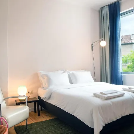 Apartment Dazzling Minimalist One Bedroom